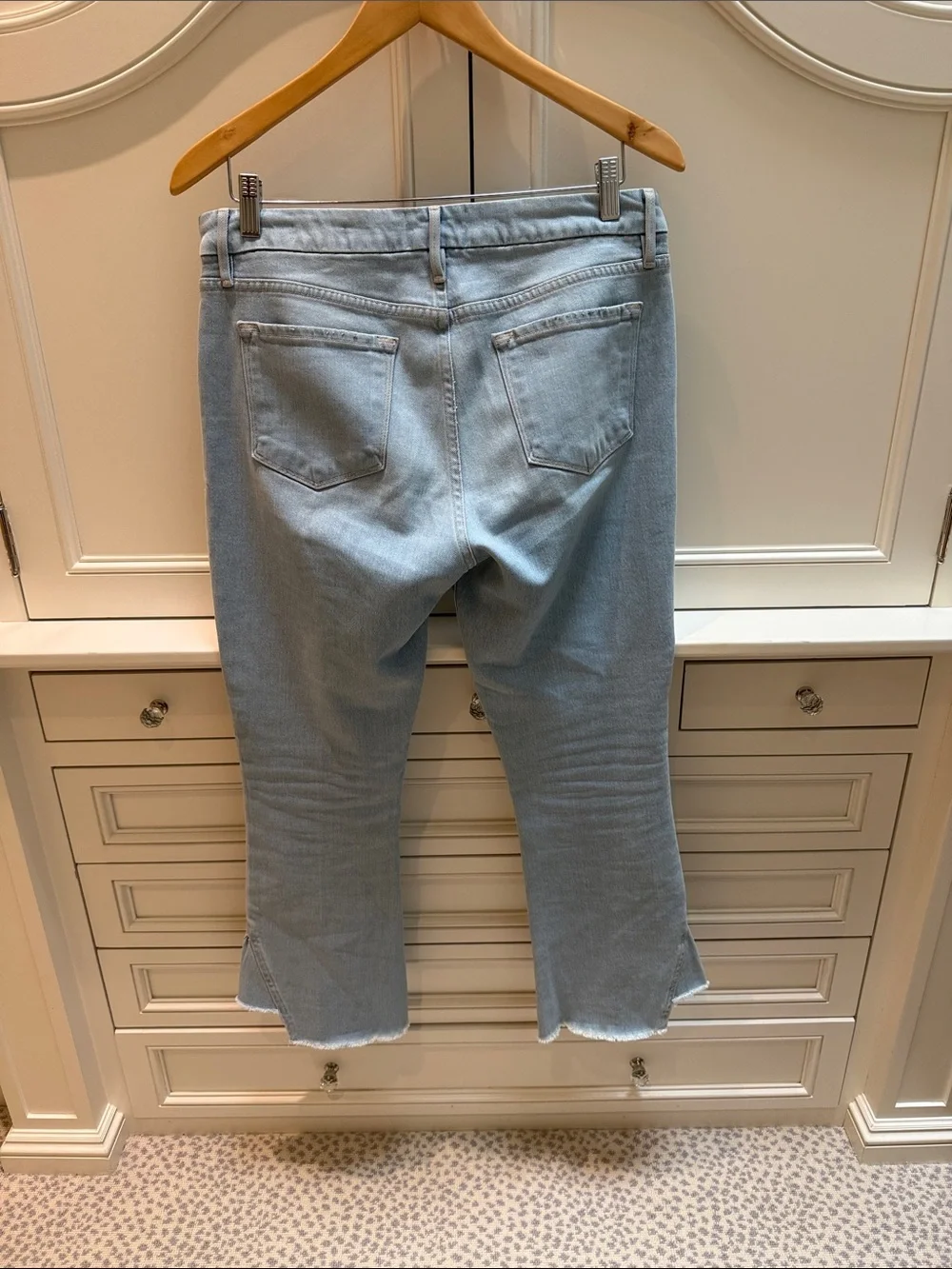 Frame Denim Pale Blue Cropped Kick Flare Jeans with Raw Scalloped Hem - Picture 5 of 5